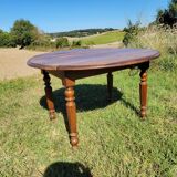 Round table with 2 leaves