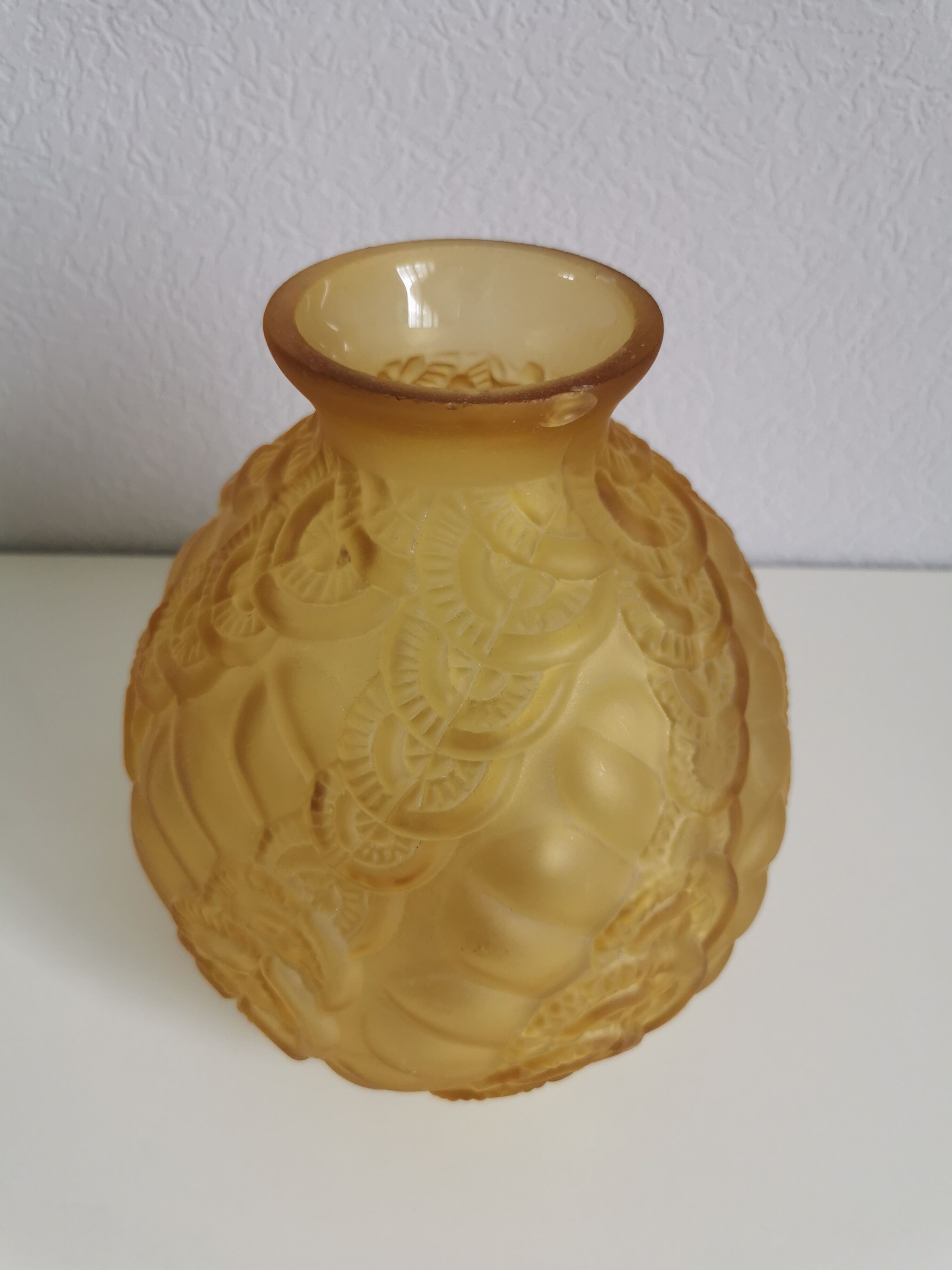 Vase frosted glass ball