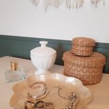 Mother-of-pearl tidy