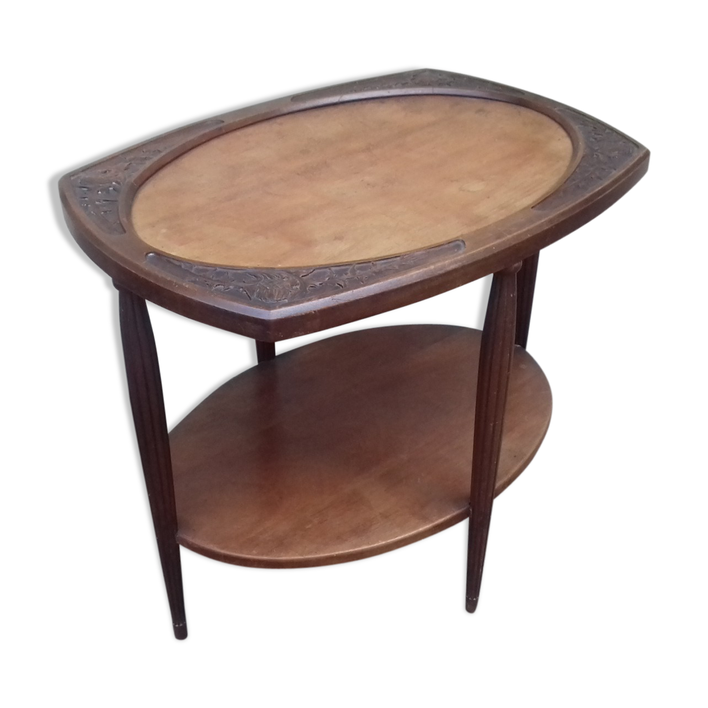 Coffee table 1900 walnut decoration carved with thistles
