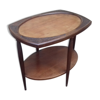 Coffee table 1900 walnut decoration carved with thistles