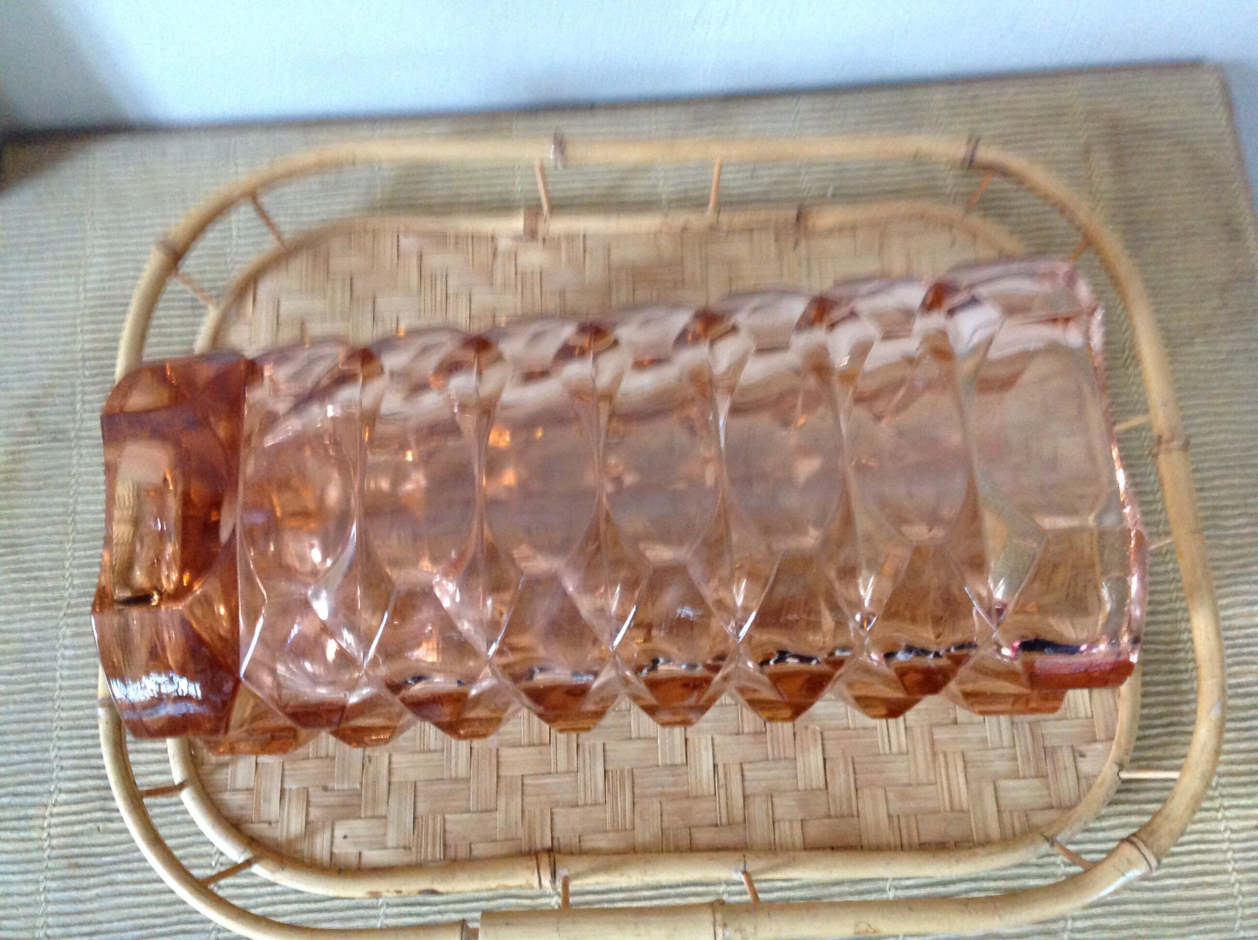 Vase 70s pink chiseled glass