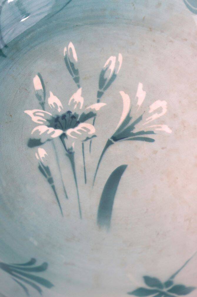 Old Keller and Guérin Luneville fruit bowl with floral decoration