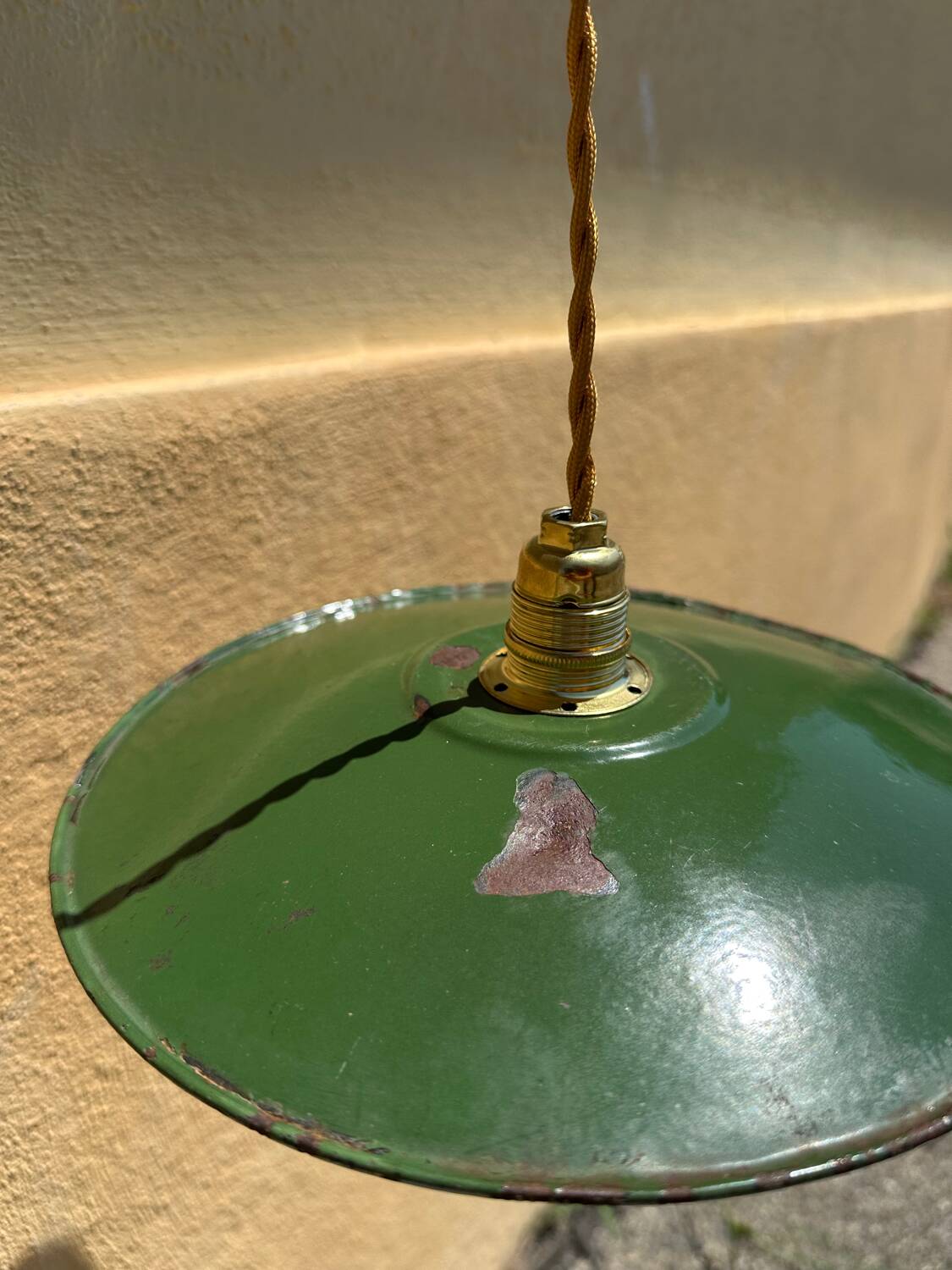 Vintage retro style enamelled sheet metal farmhouse pendant light