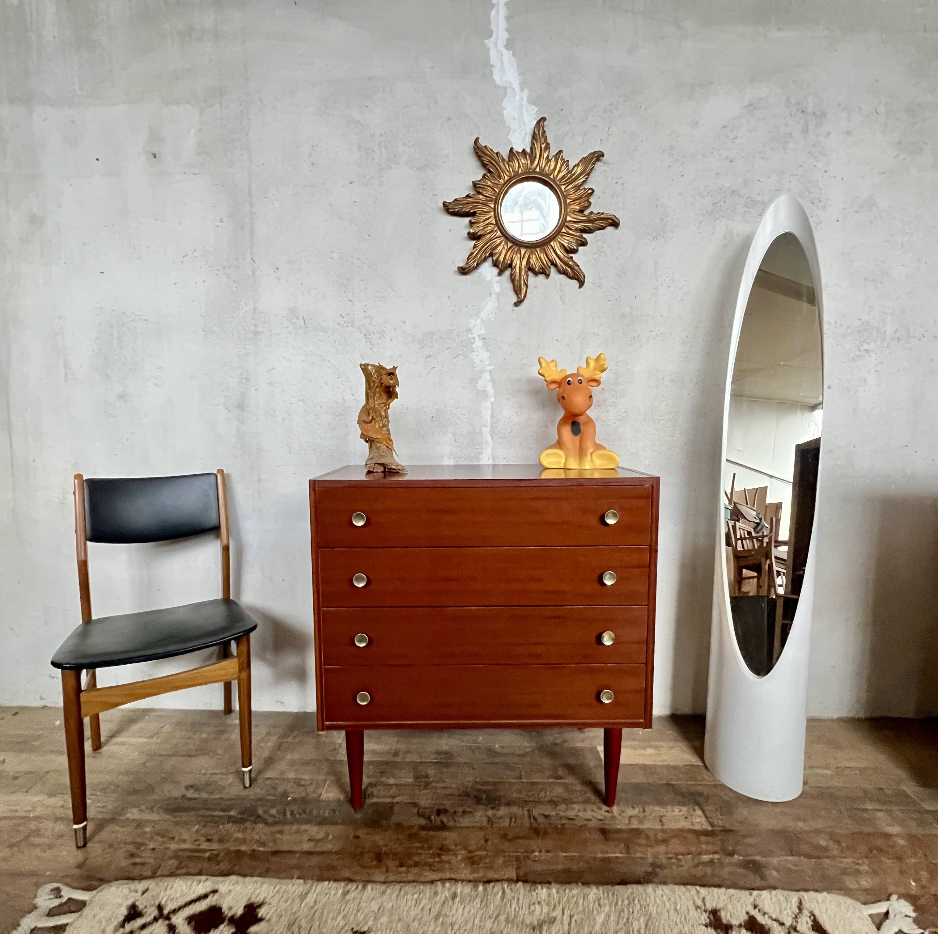 Vintage chest of drawers with spindle legs 1960
