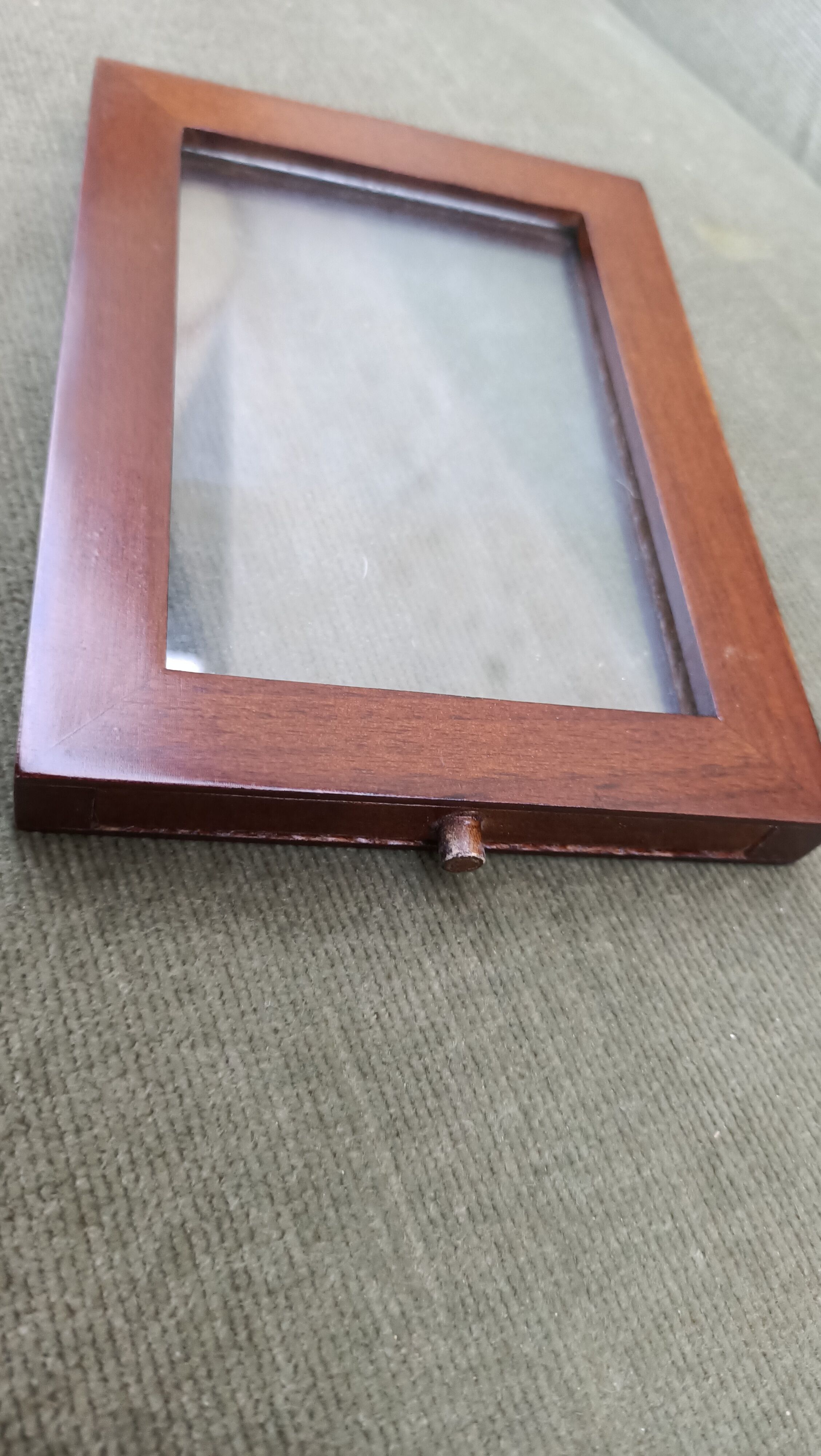 Display swivel photo frames