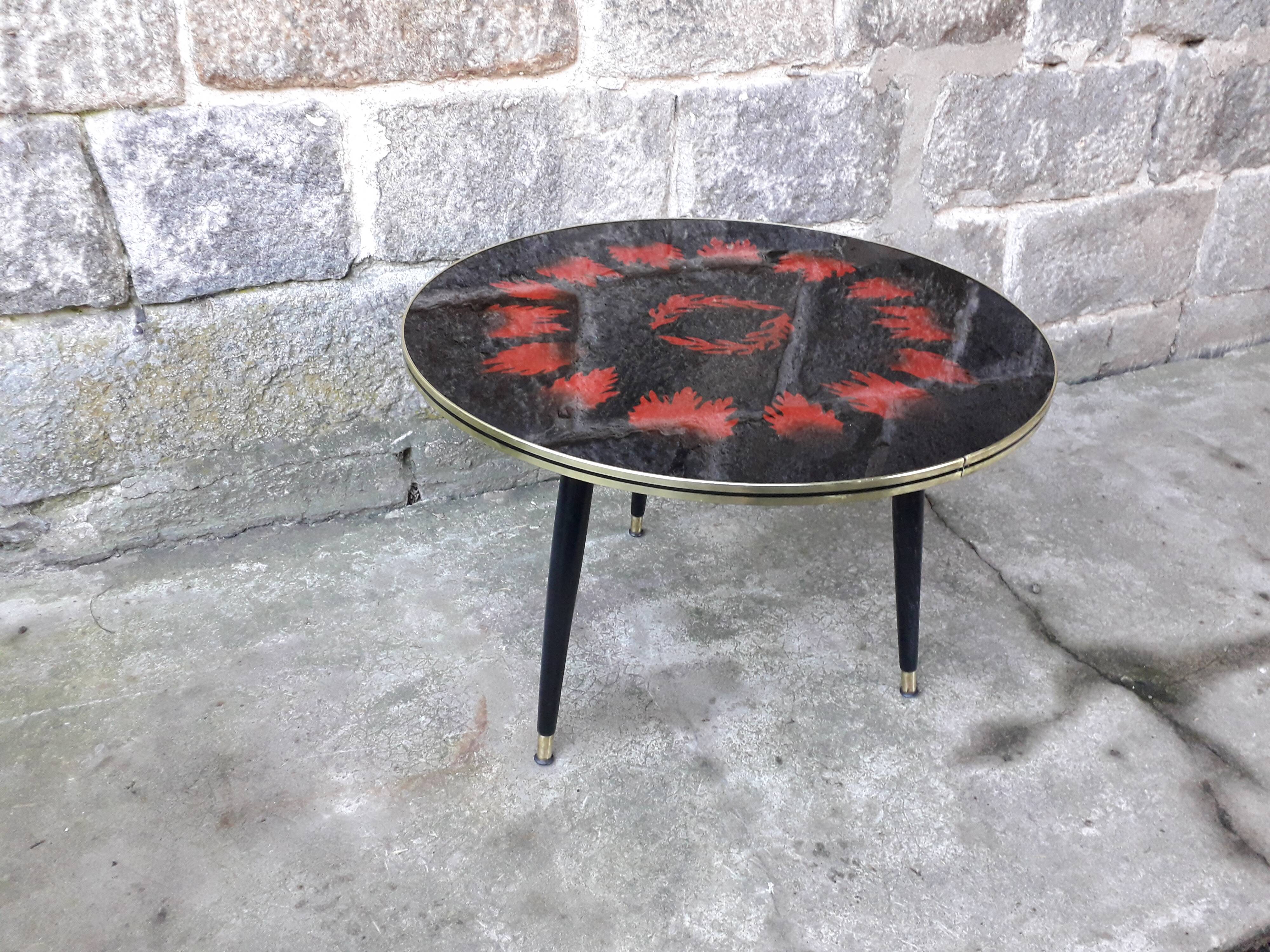 Vintage coffee table spindle legs