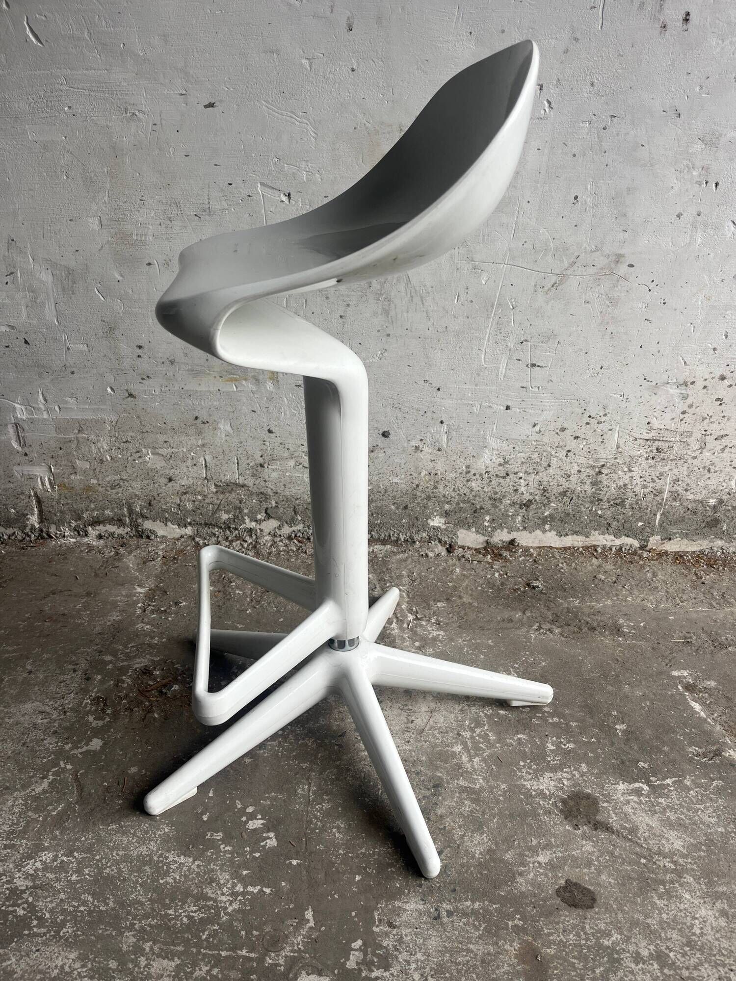 Spoon bar stool by Antonio Citterio & Toan Nguyen for Kartell