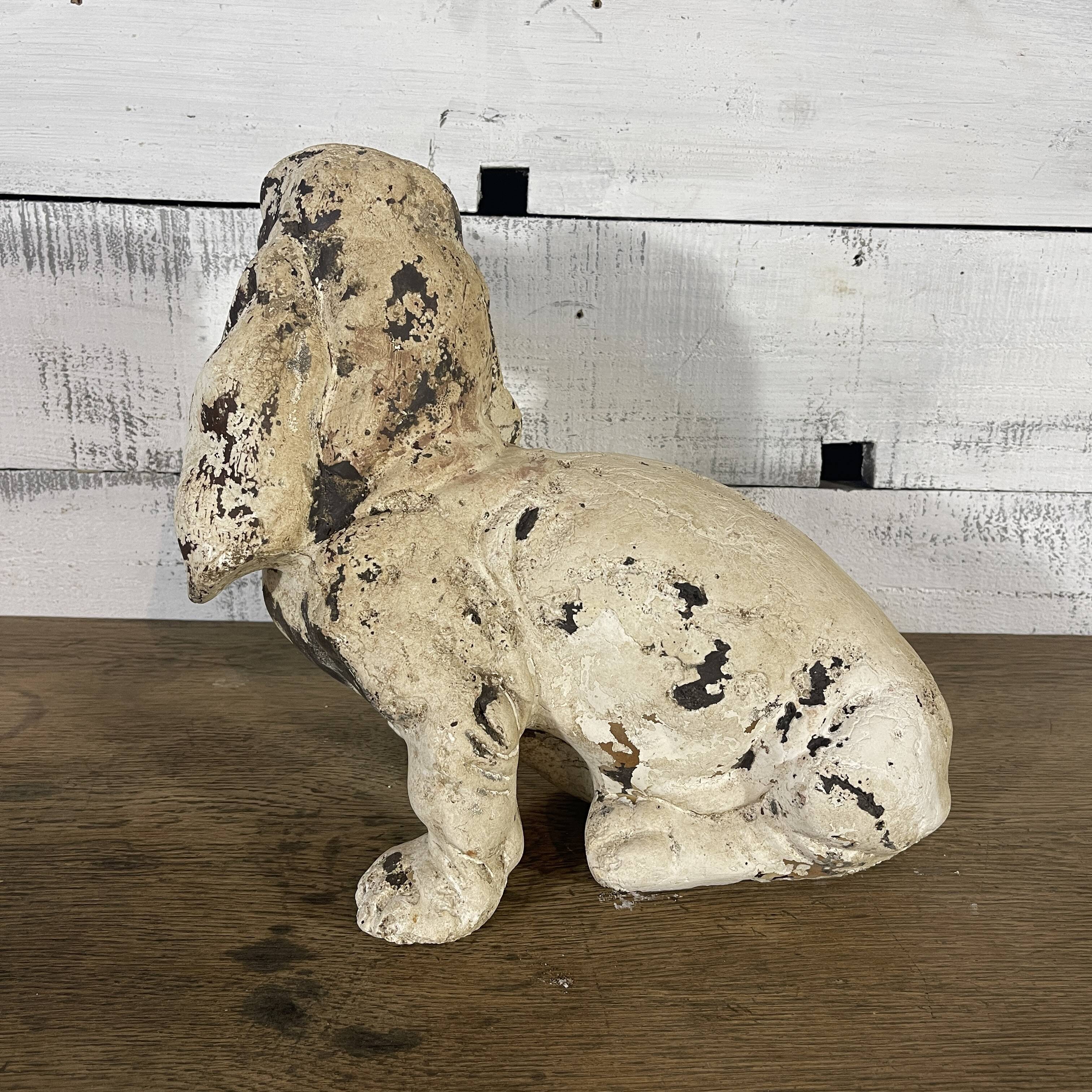 Chien en plâtre