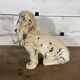Chien en plâtre