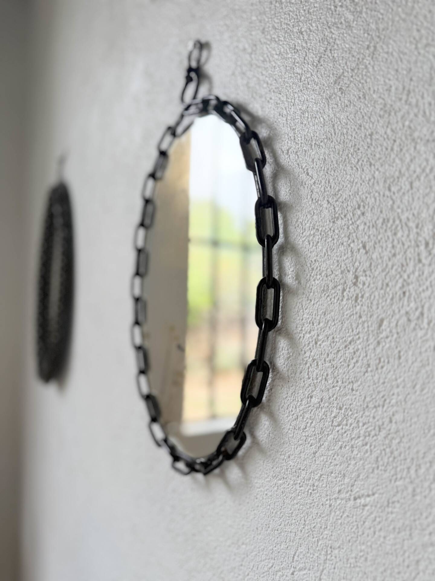 Miroir brutaliste ovale « chaine » 1950