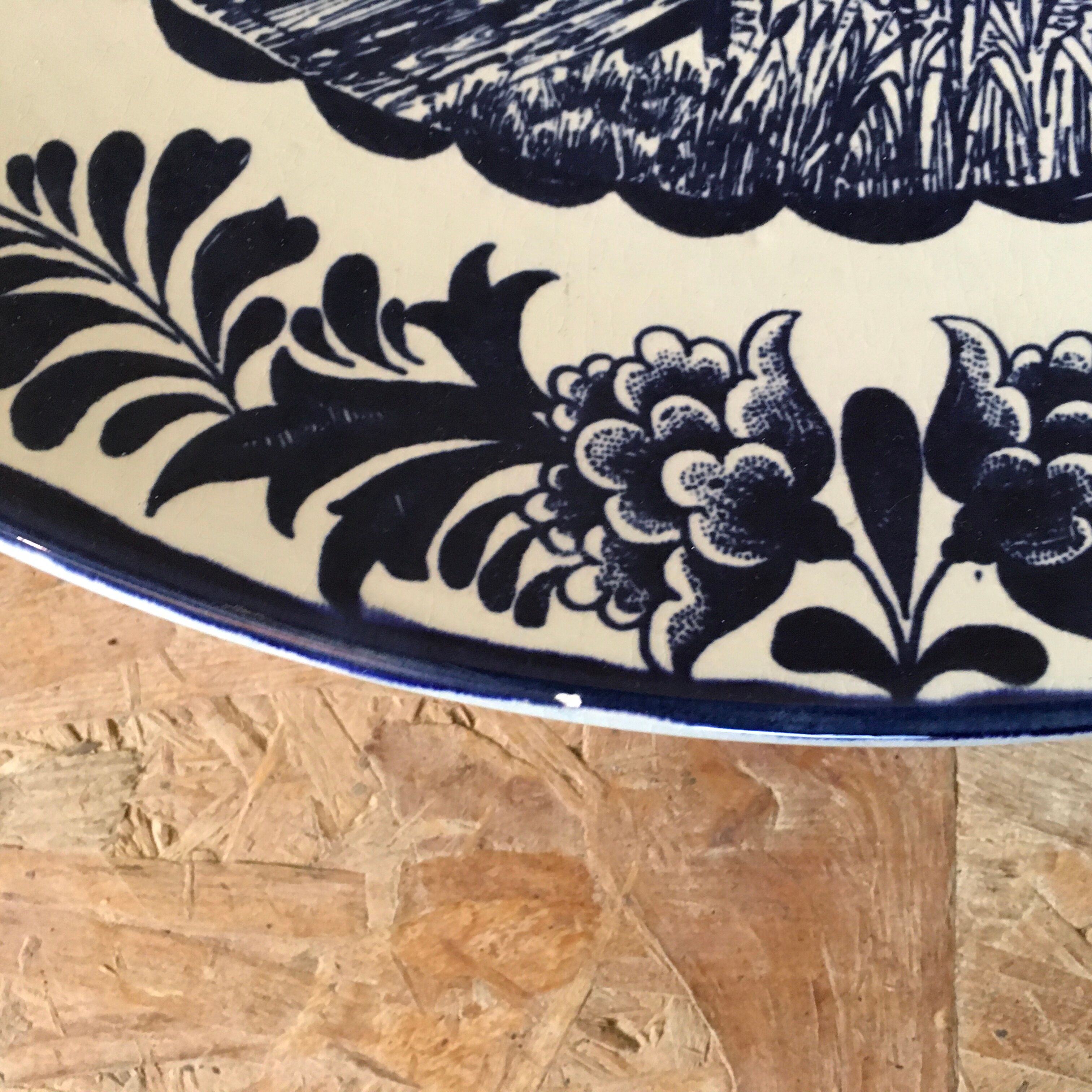 Faience dish from Delfts Blauw Chemkefa - made in Holland