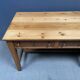 Grande table à draperie en bois antique