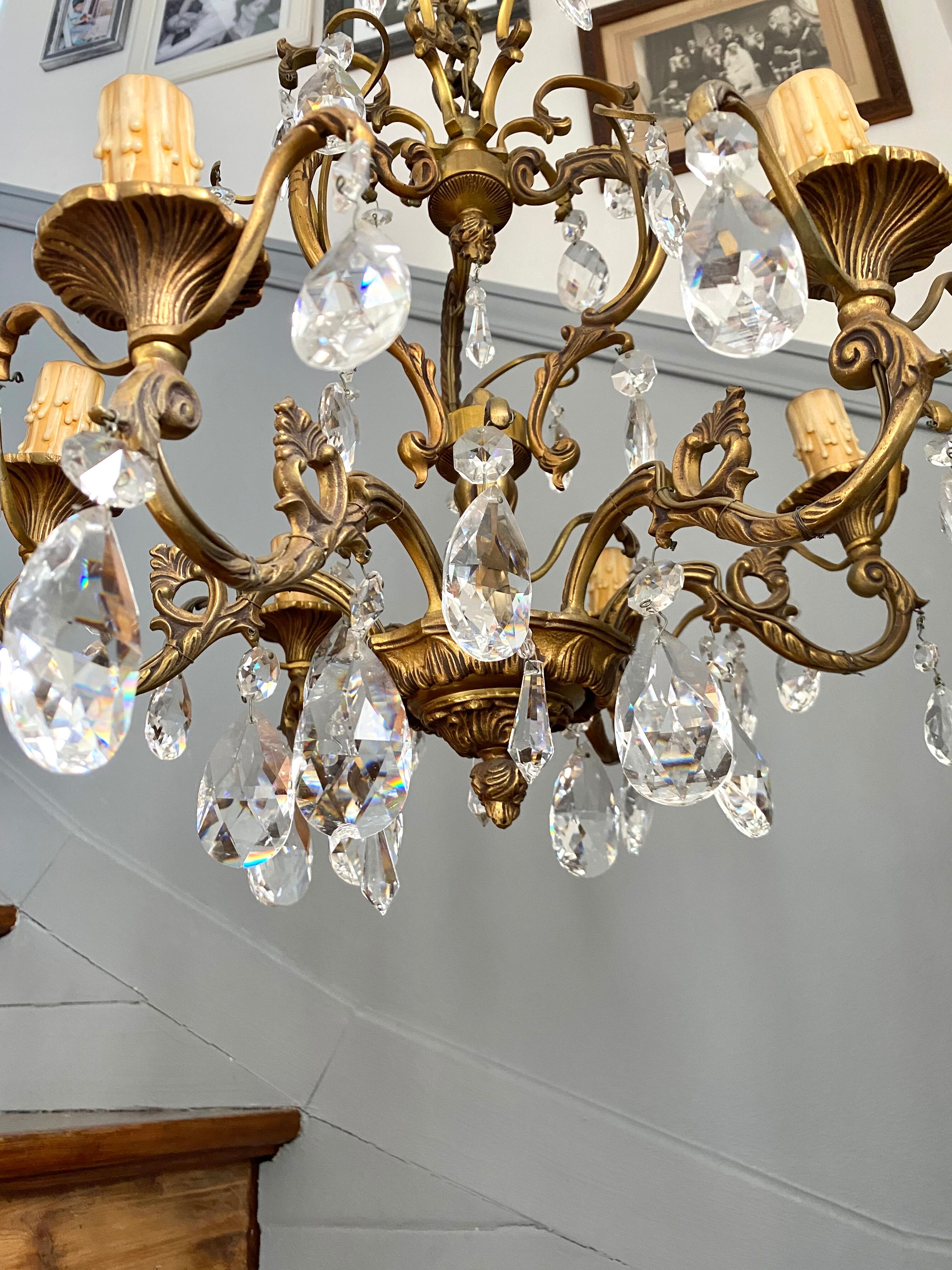 Lustre suspension en bronze et pampilles en cristal vintage