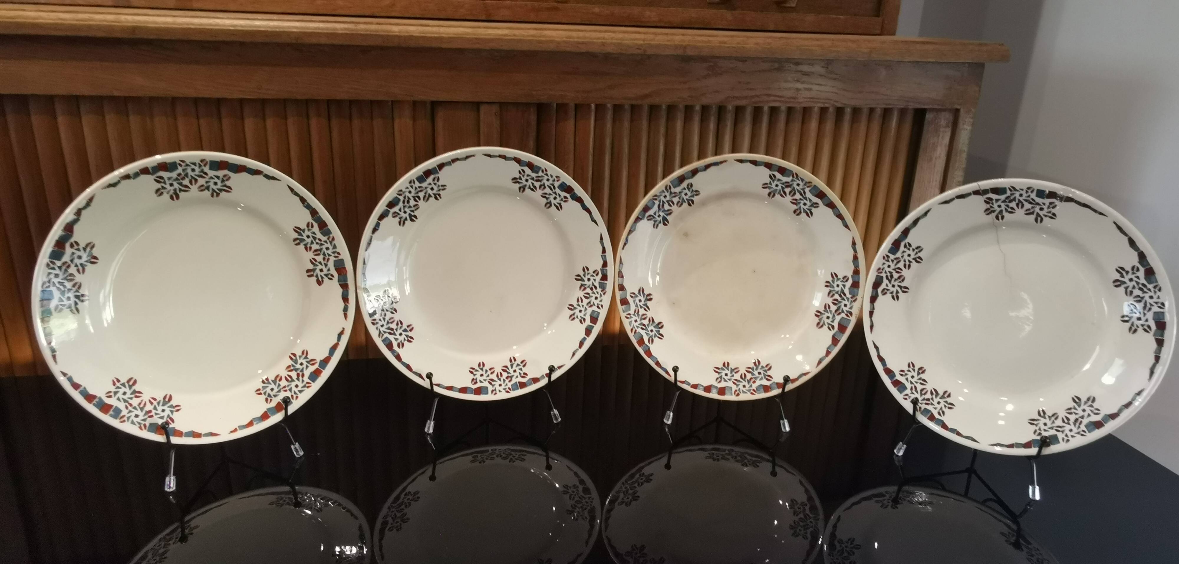 4 earthenware dinner plates OKAN model from Longchamp TERRE DE FER