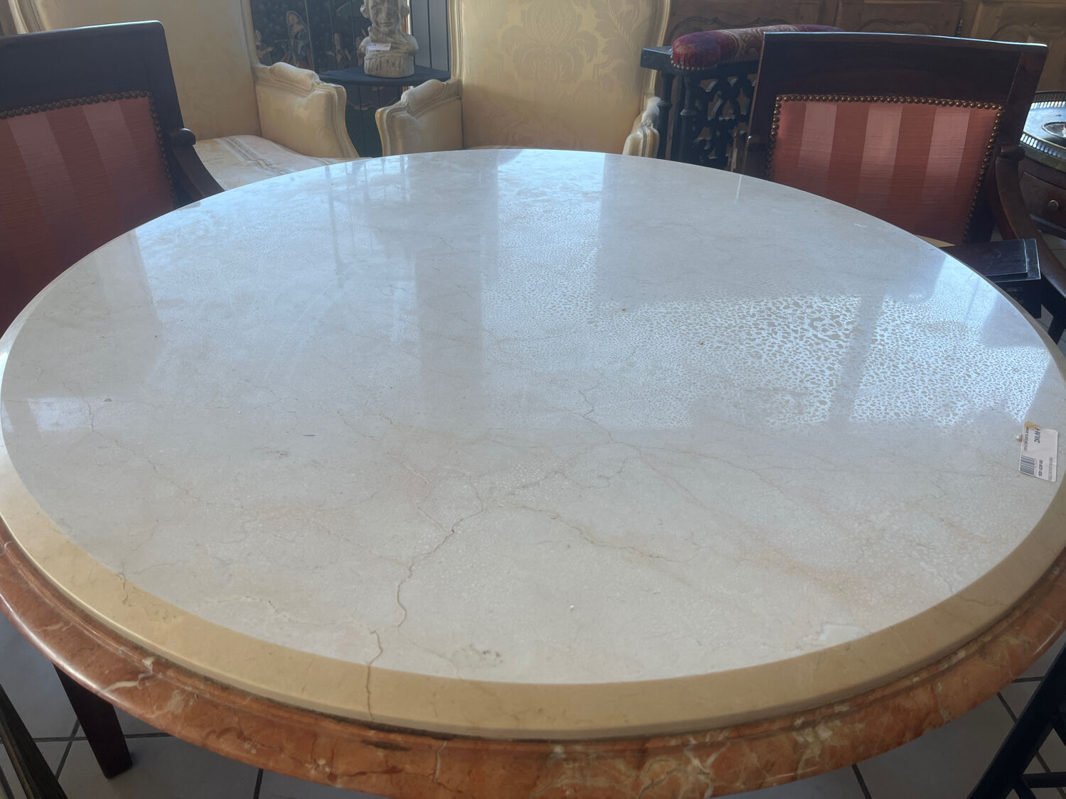 Round table in white marble