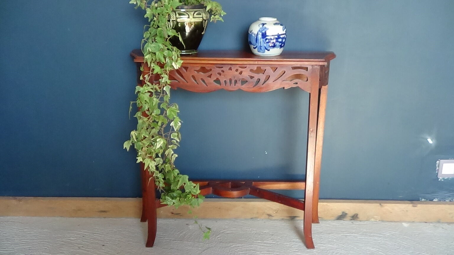 Console table