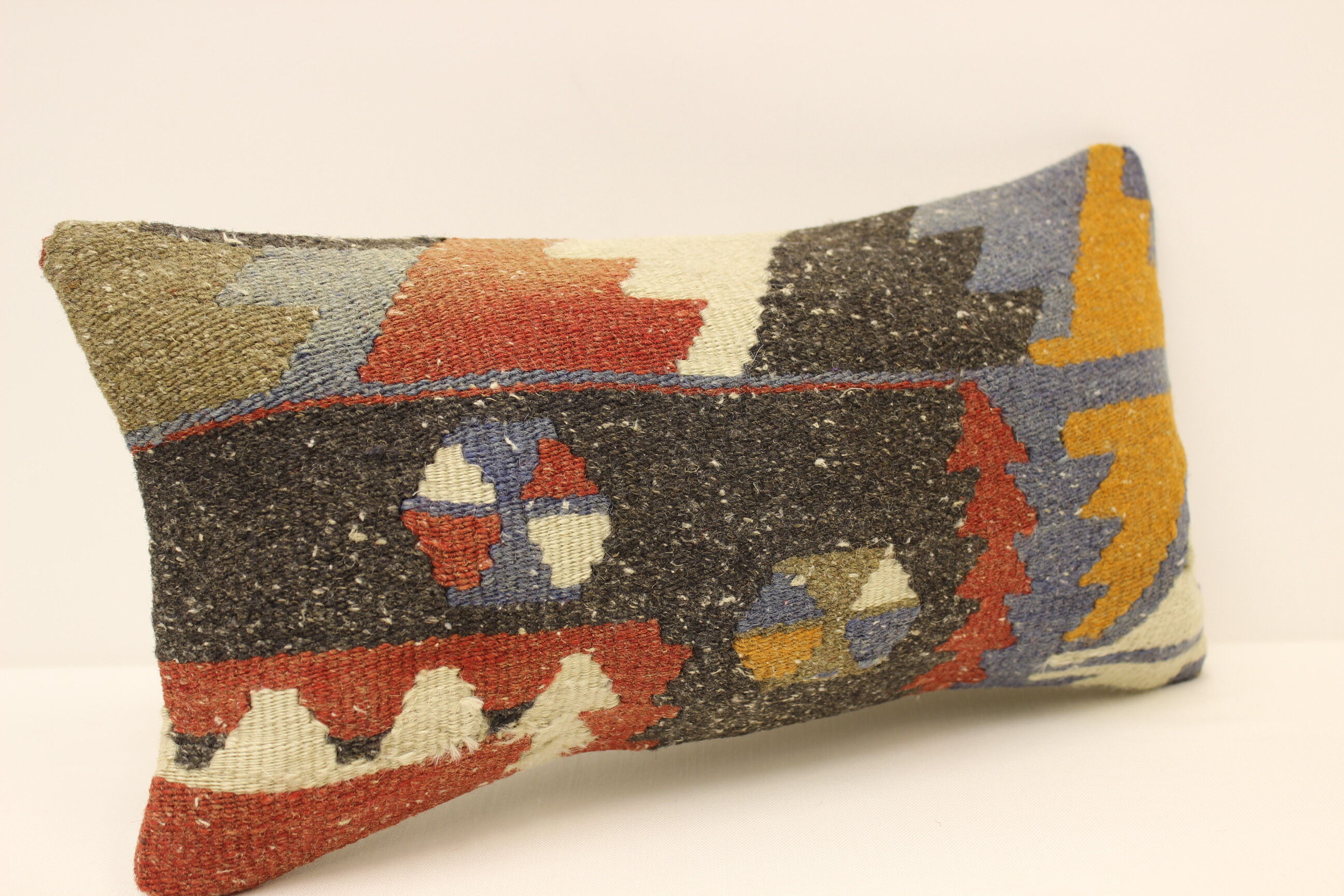 Throw pillow, cushion cover 20x40 cm