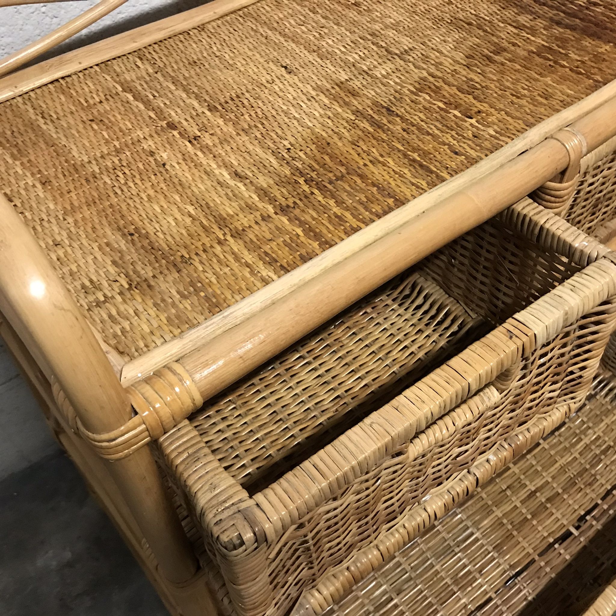 Commode vintage en osier/rotin et bambou 2 grands et 2 petits tiroirs