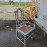 dressing table and chair