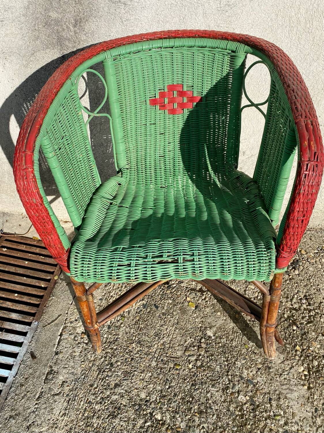 6 wicker chairs