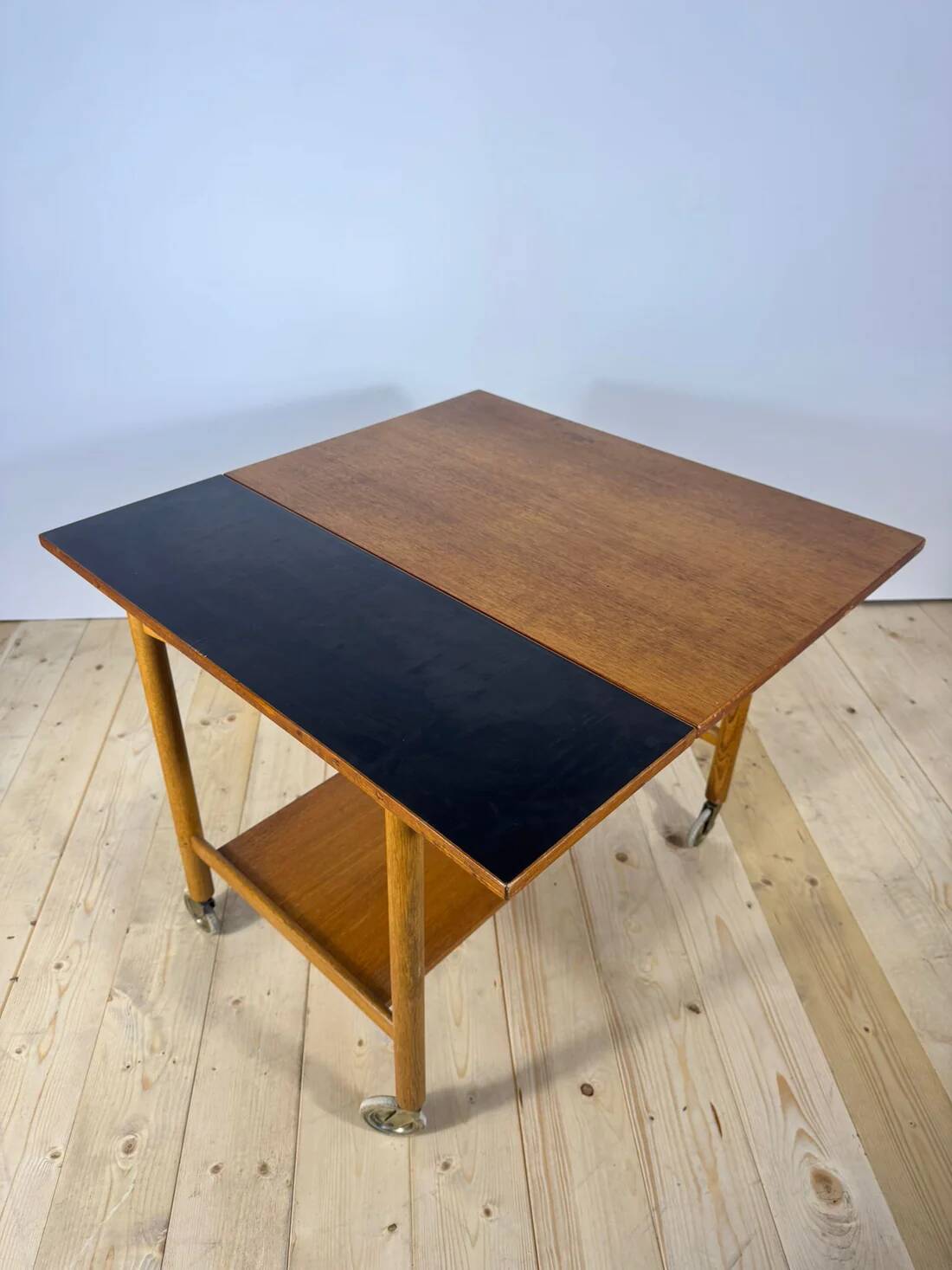 1960s convertible trolley – Vintage coffee table