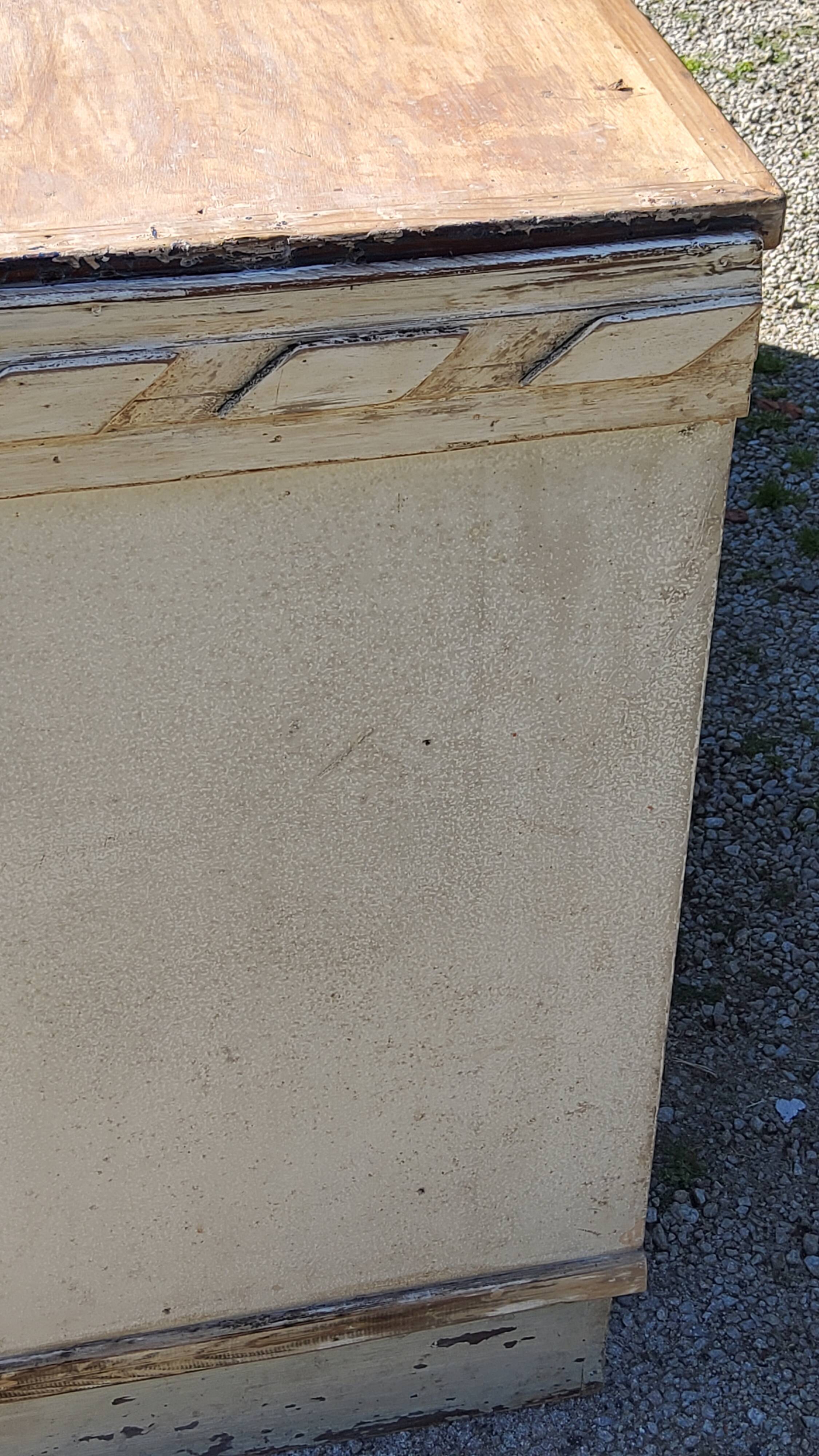 Grocery counter from the 30s