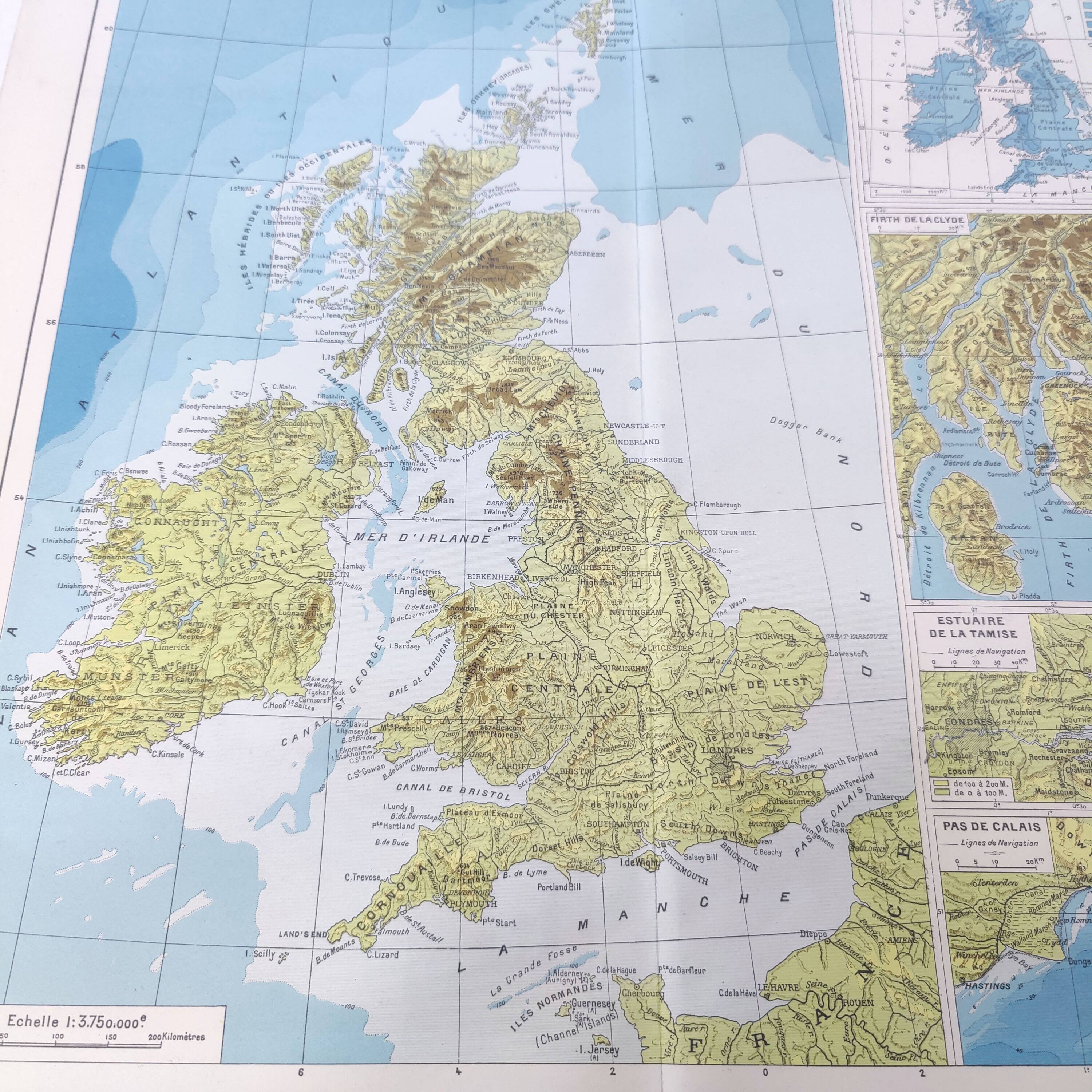 Vintage map of Great Britain and Ireland 43x43cm from 1950
