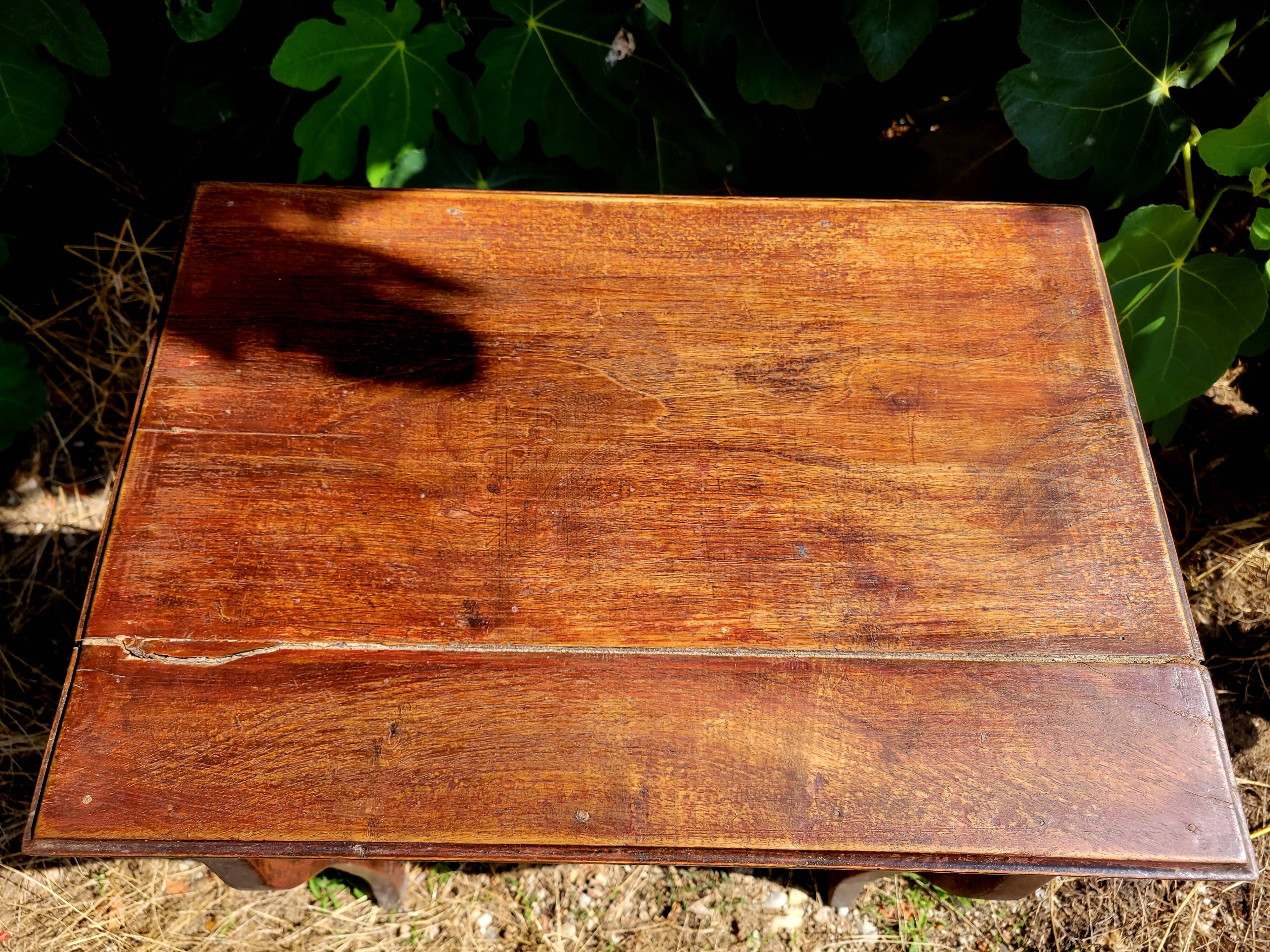 Small wooden drawer unit