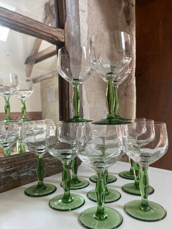 Verres à pied vintage pied vert