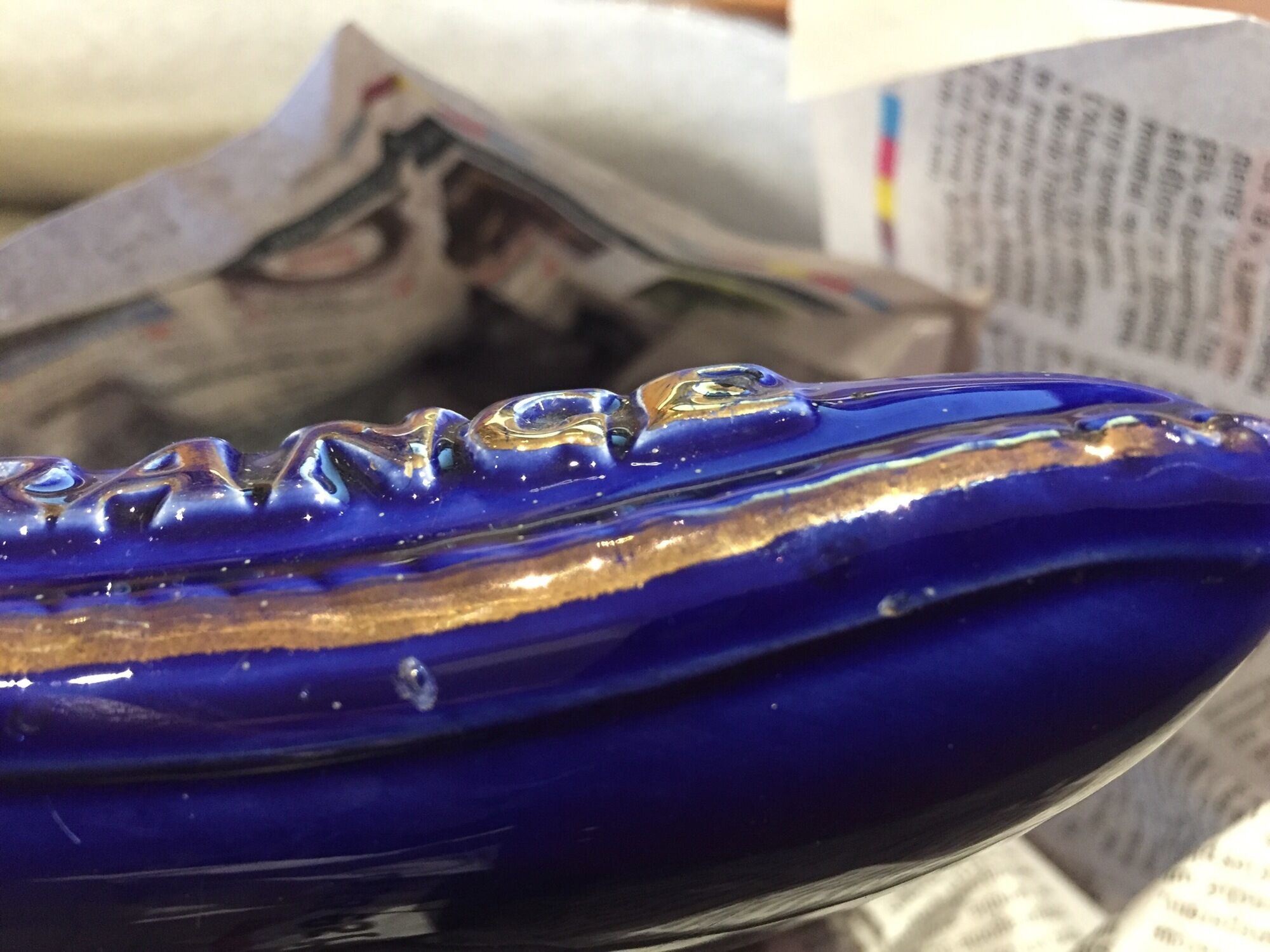 FRIENDLY ASHTRAY PICKS UP MONEY OR EMPTY POCKET COGNAC GASTON DE LAGRANGE BLUE AND DORE