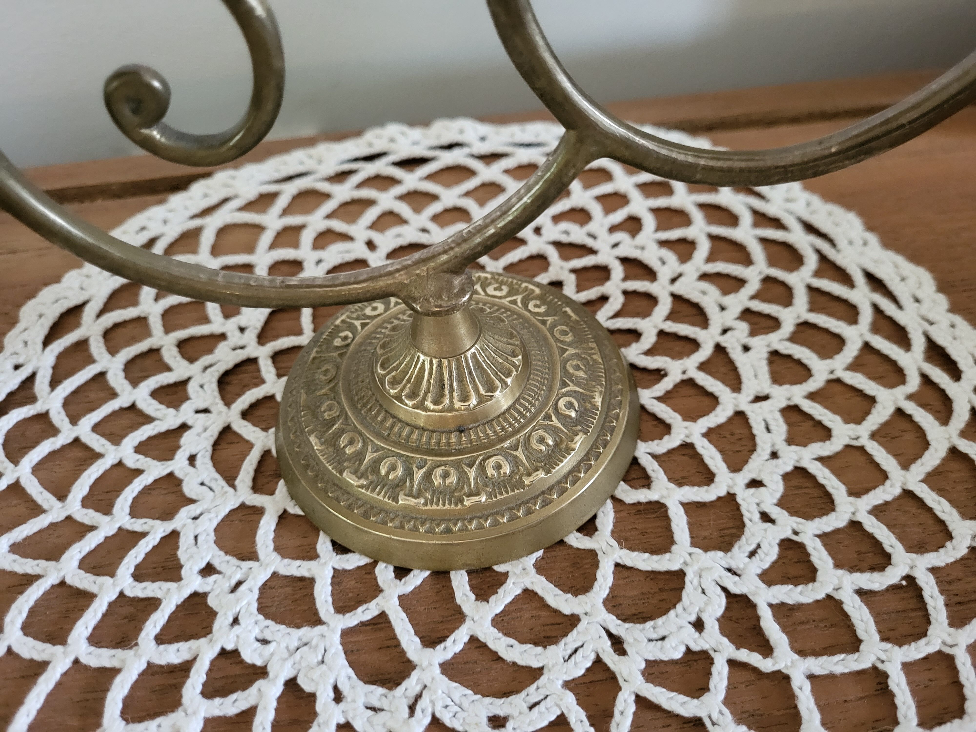 3-spoke brass candle holder