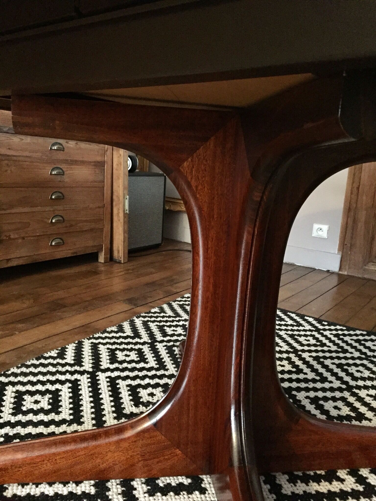 Scandinavian design extendable round table