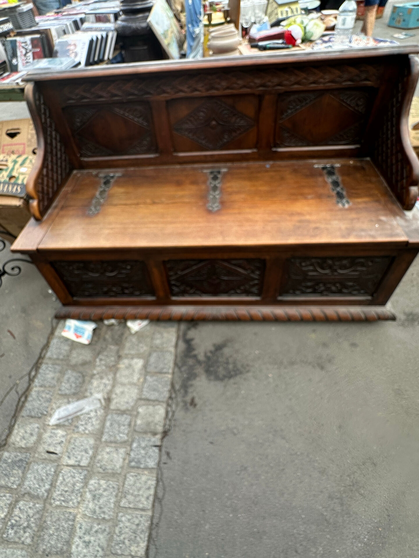 Antique oak carved trunk bench – Late 19th century