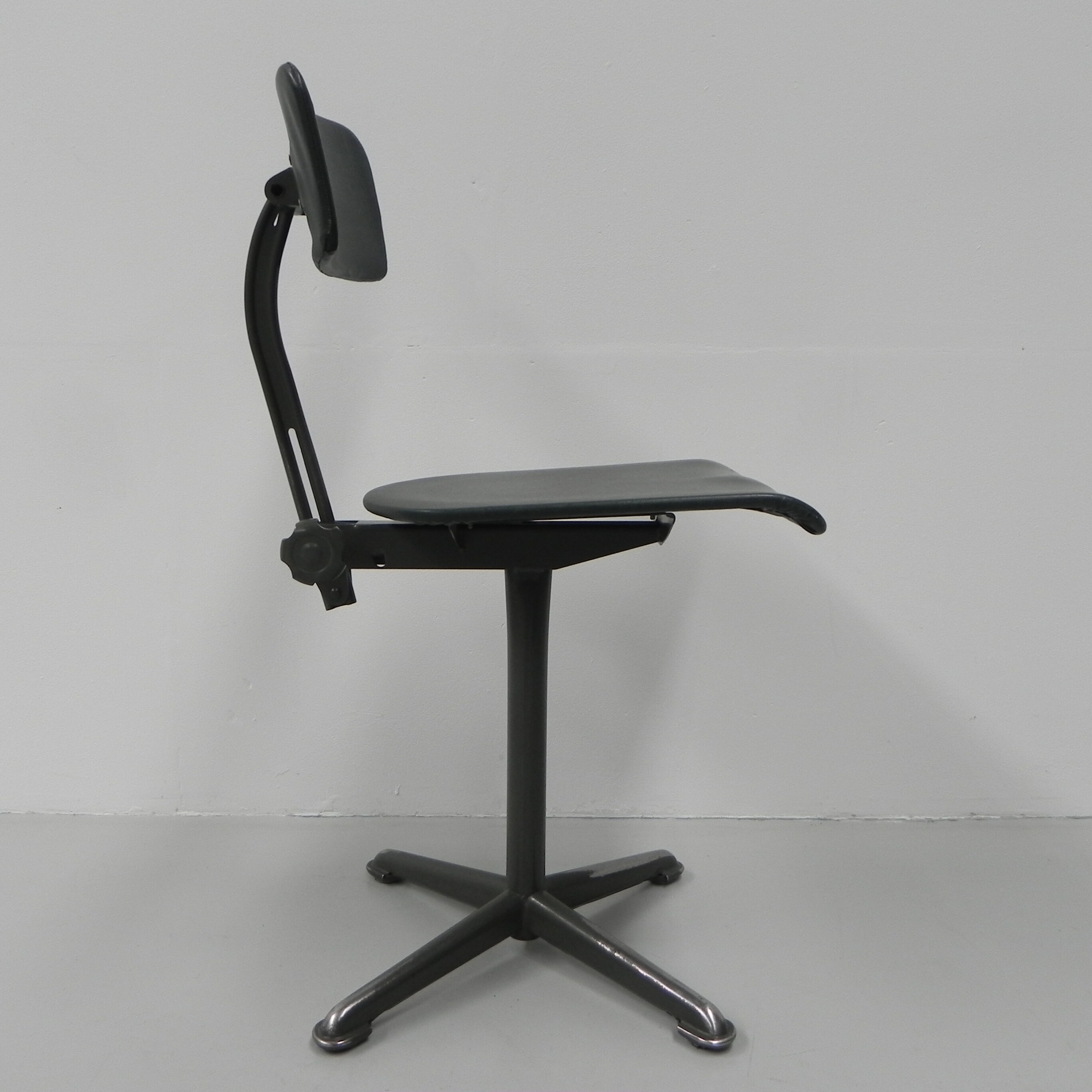 Studio chair, architect's chair Ahrend de Cirkel