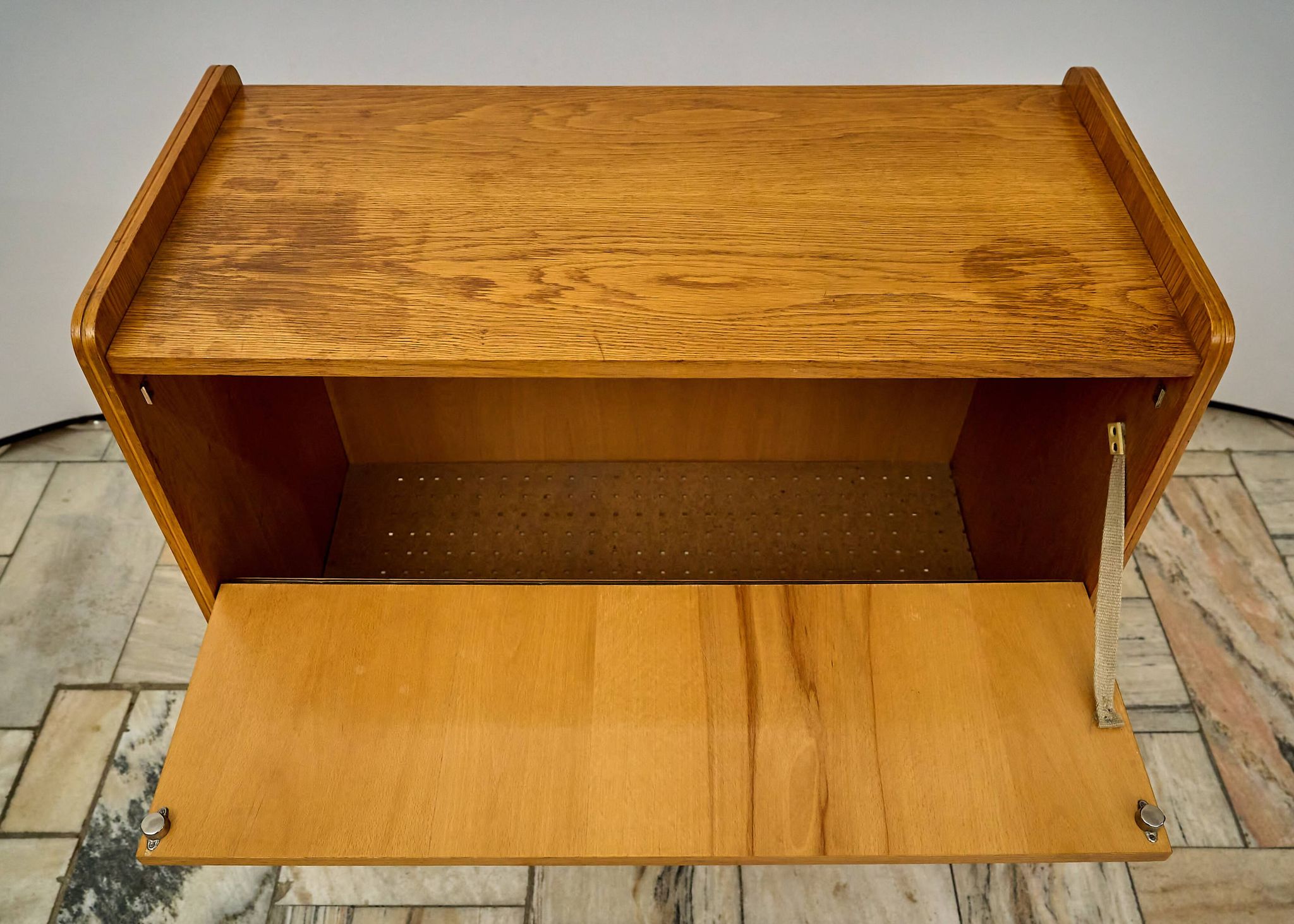 Armoire à literie vintage des années 1960, Tchécoslovaquie