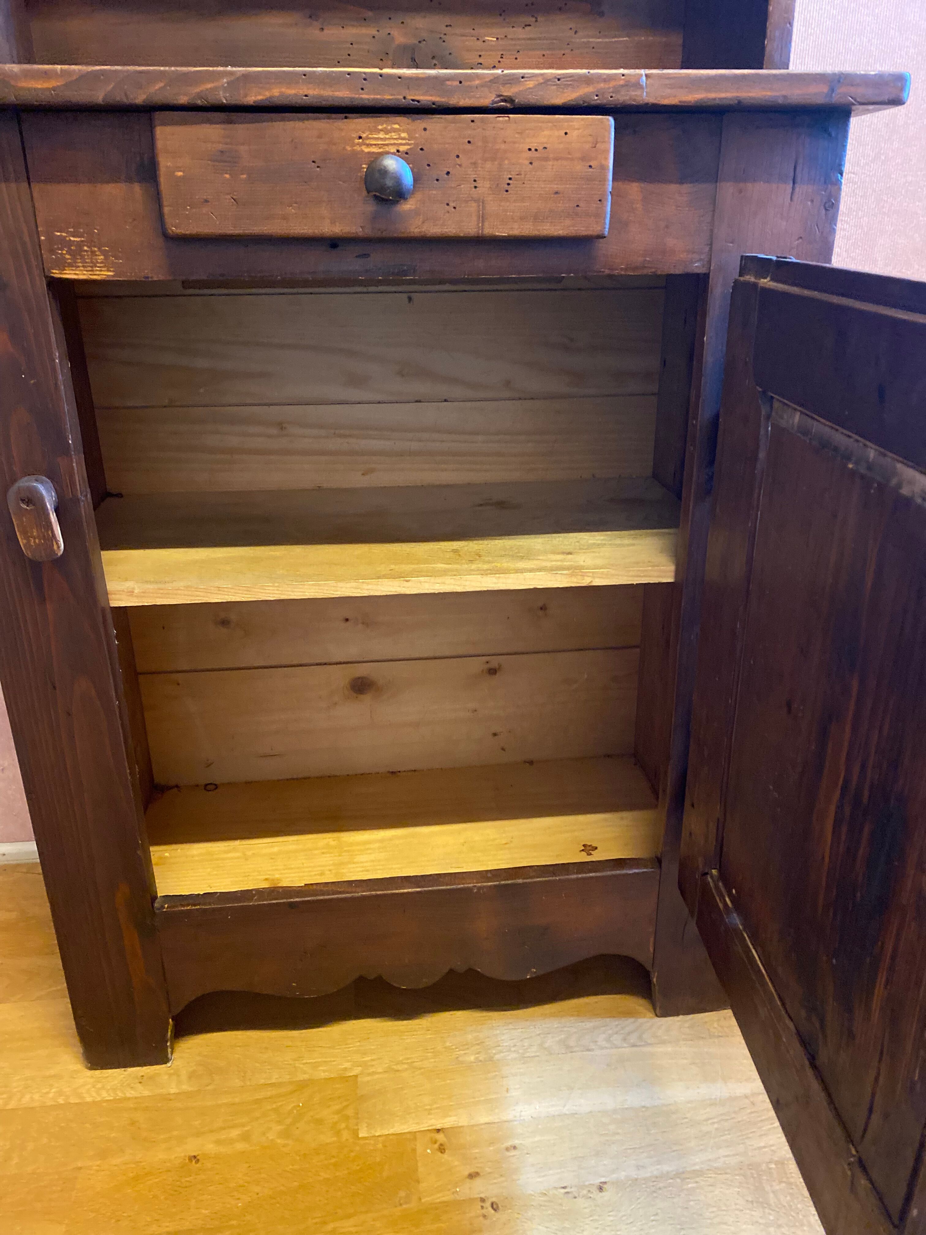 Savoyard fir dresser