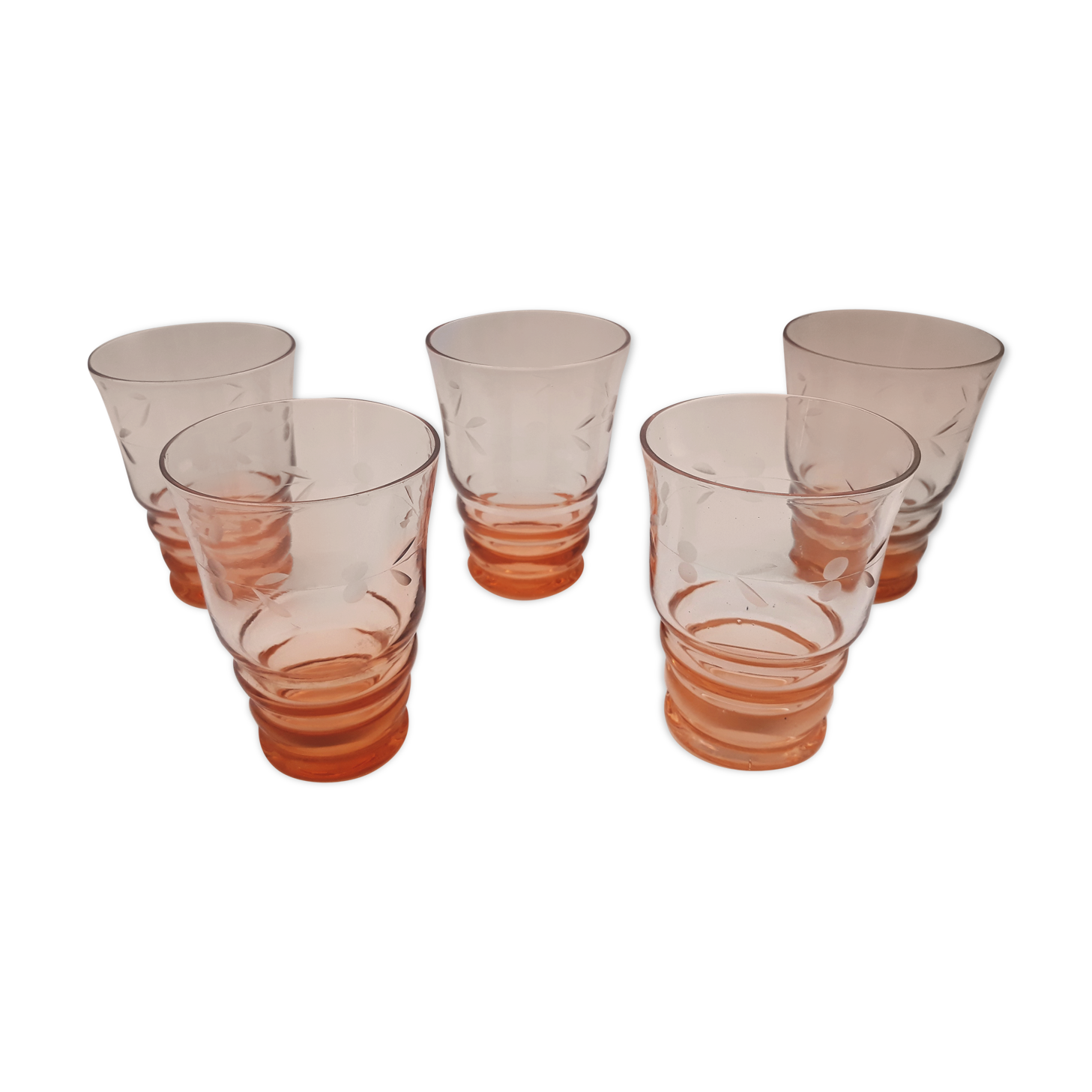 Lot de 5 verres à eau en cristal rose gravé