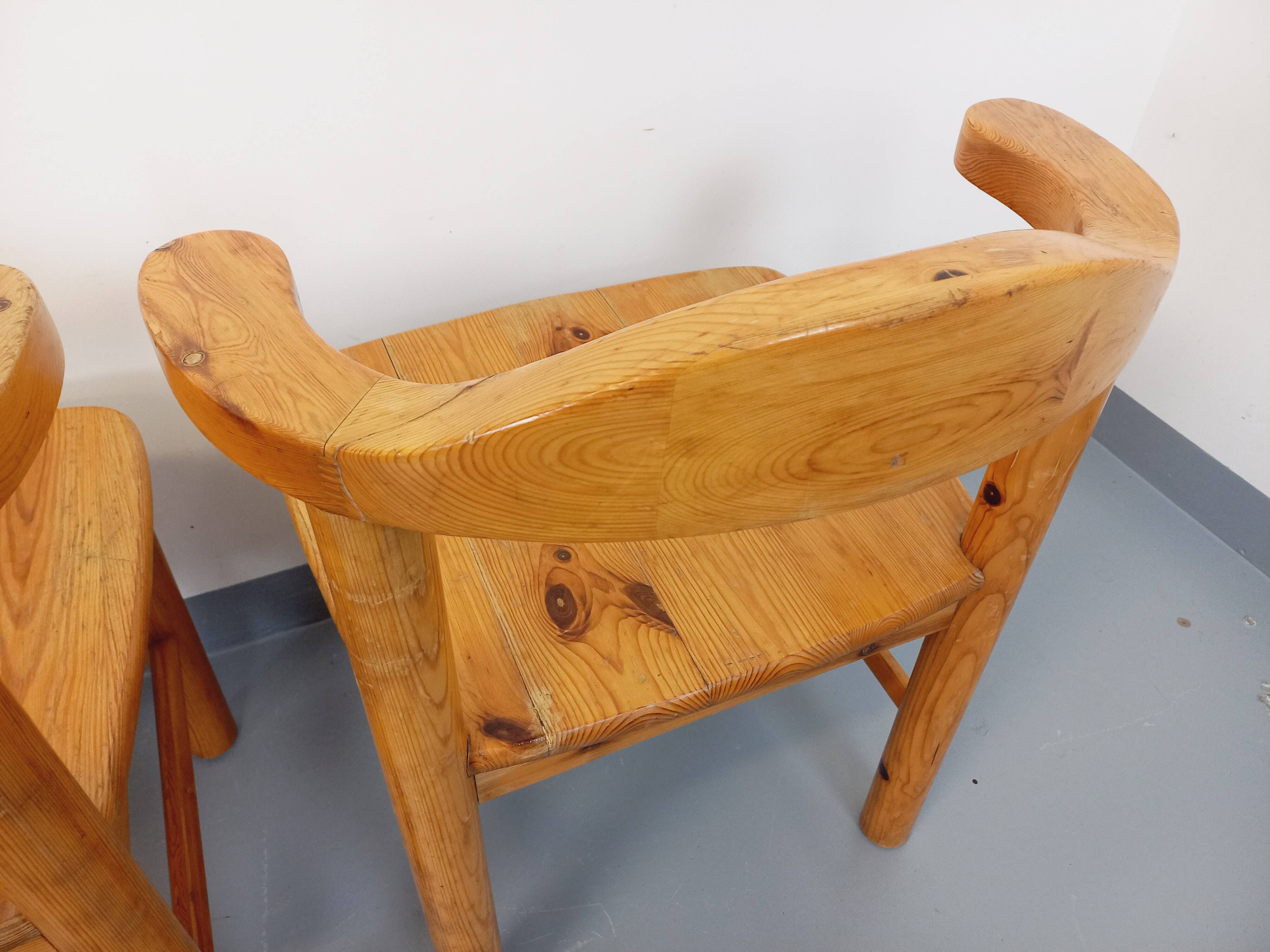 Set of 4 armchairs in pine from the 60s and 70s