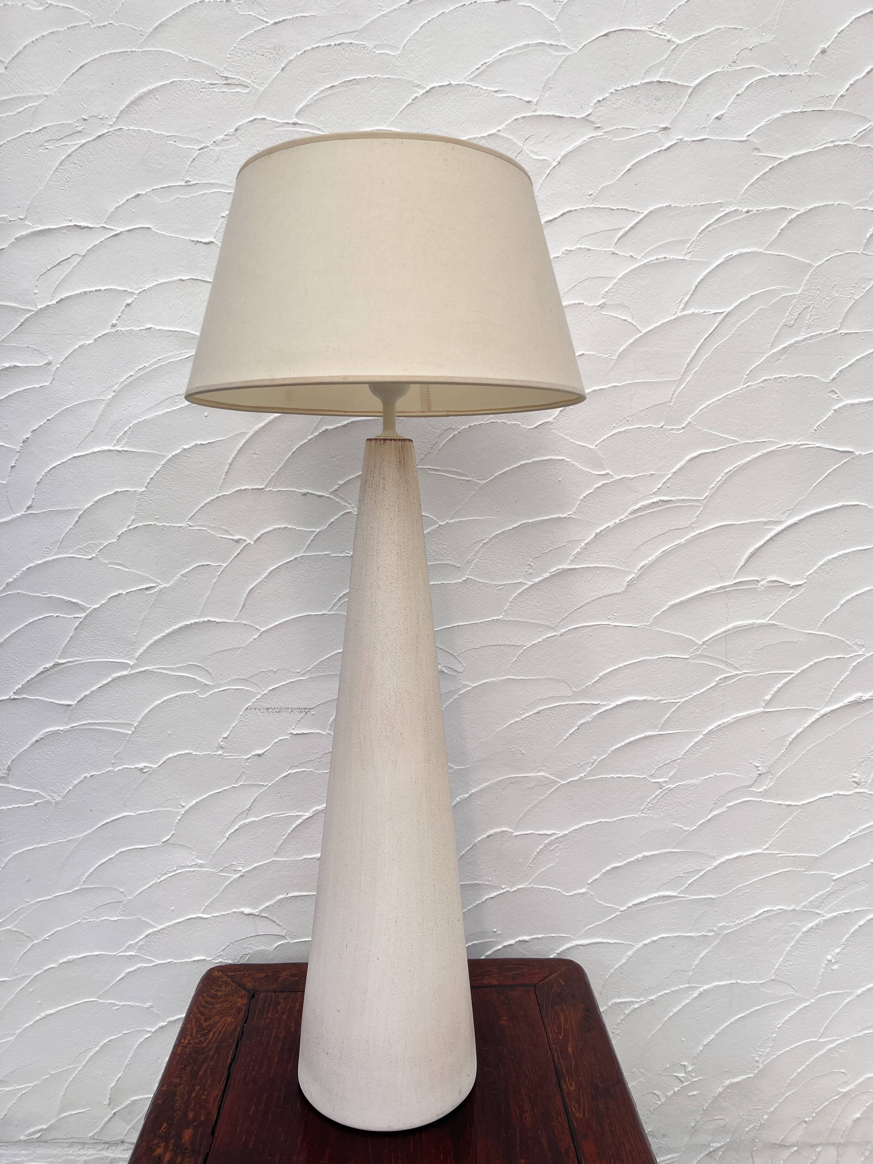 Cream ceramic lamp