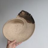Japanese artisanal vintage cut in beige and gilded bronze ceramic in the shape of a snail shell