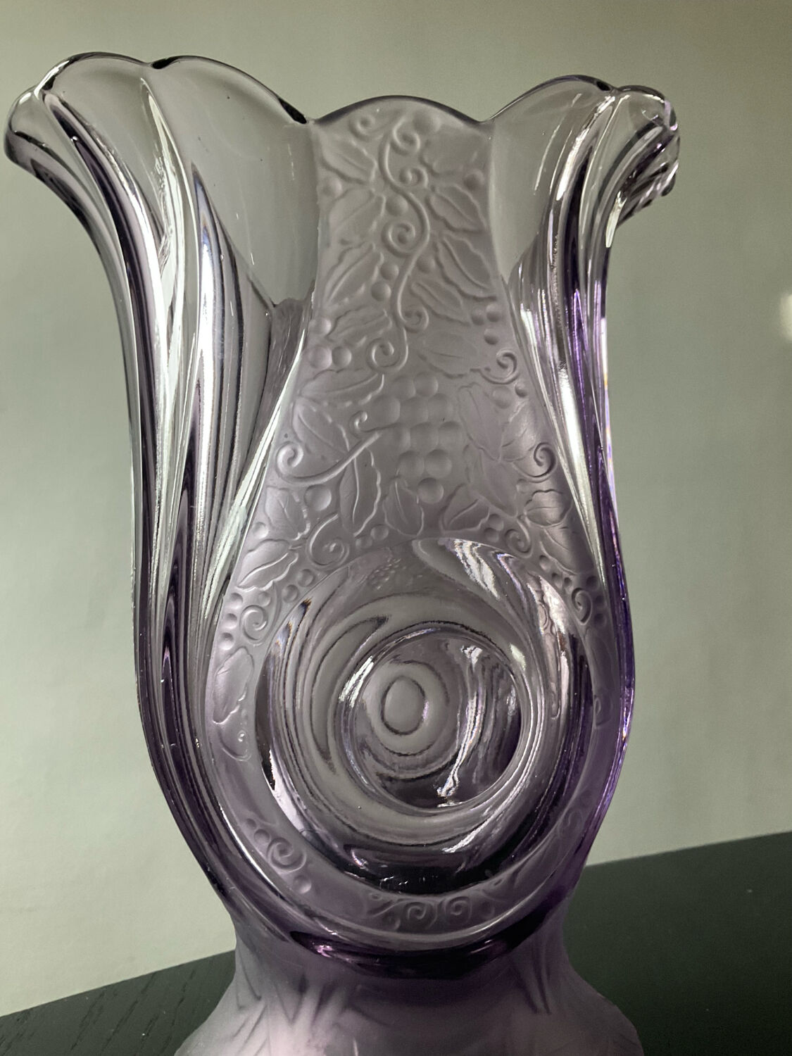 Art Deco vase Brockwitz-Germany in violet glass, signed.