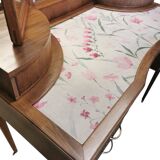 Dressing table with a triptych mirror