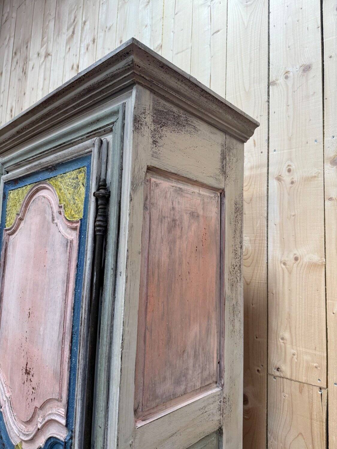 Bonnetière with a single door – Polychrome solid oak