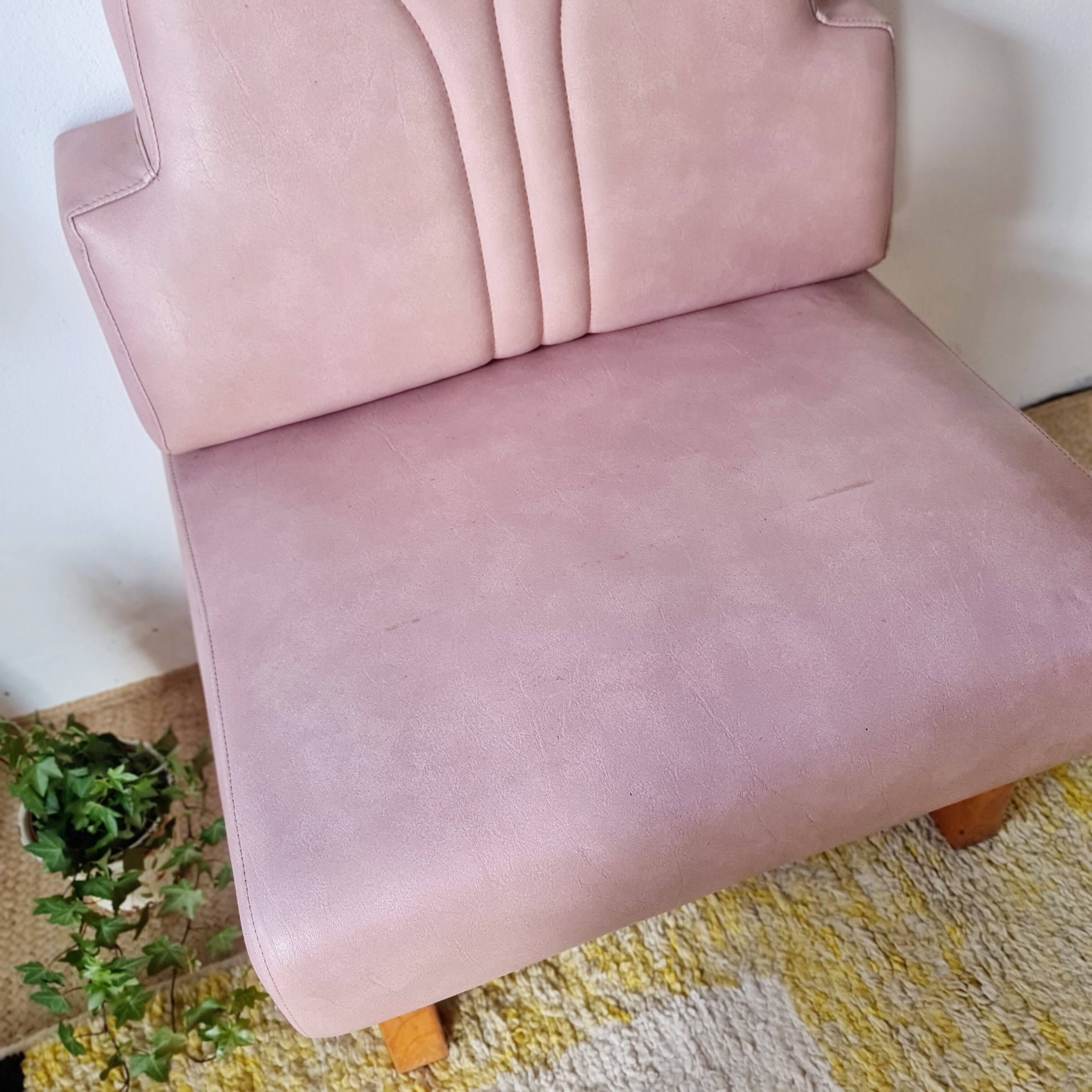 Vintage fan-back armchair – Art Deco style – Powder pink
