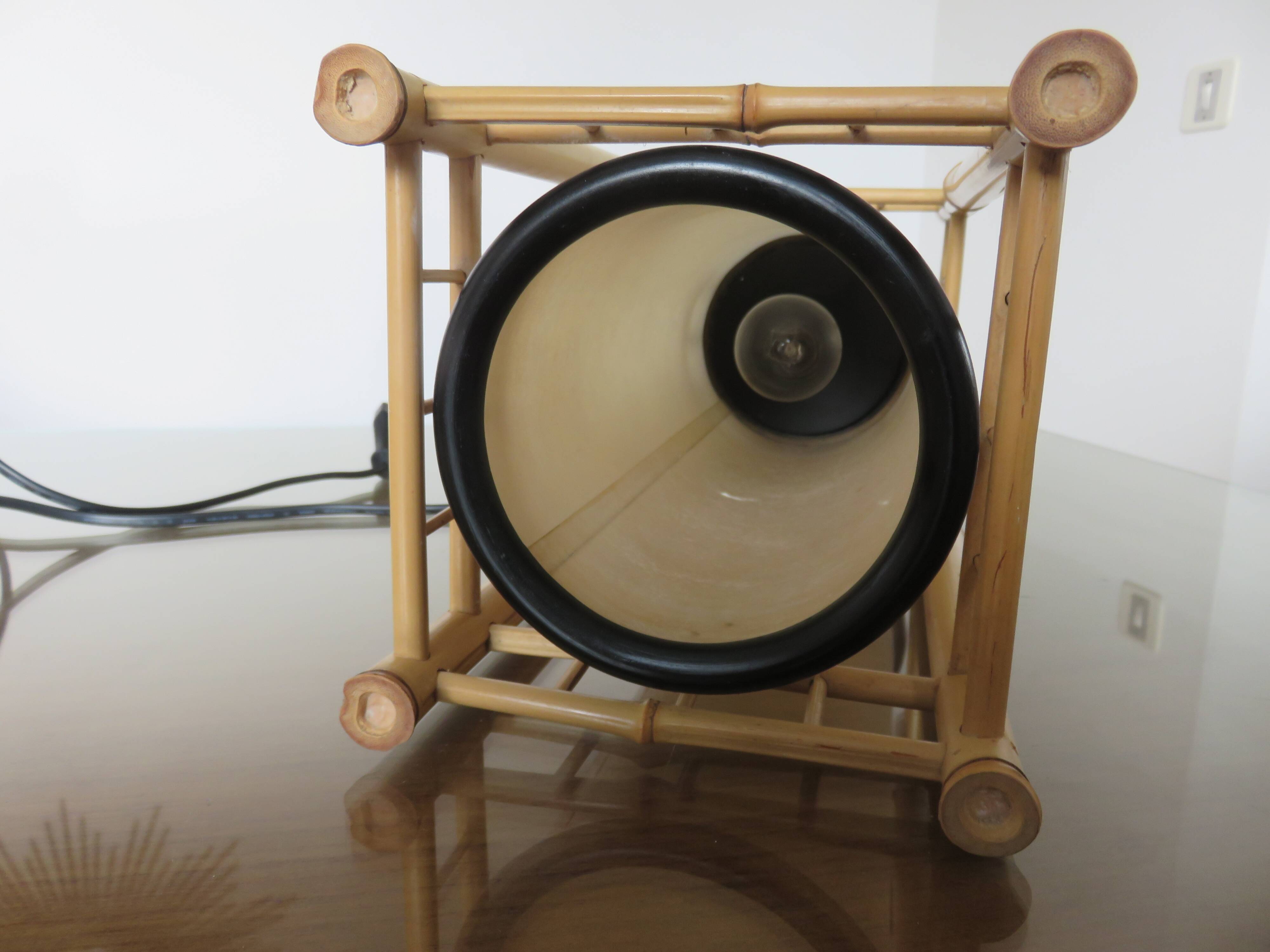 Grande lampe en bambou abat jour tubulaire années 70 80