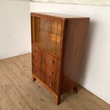 Vintage showcase library