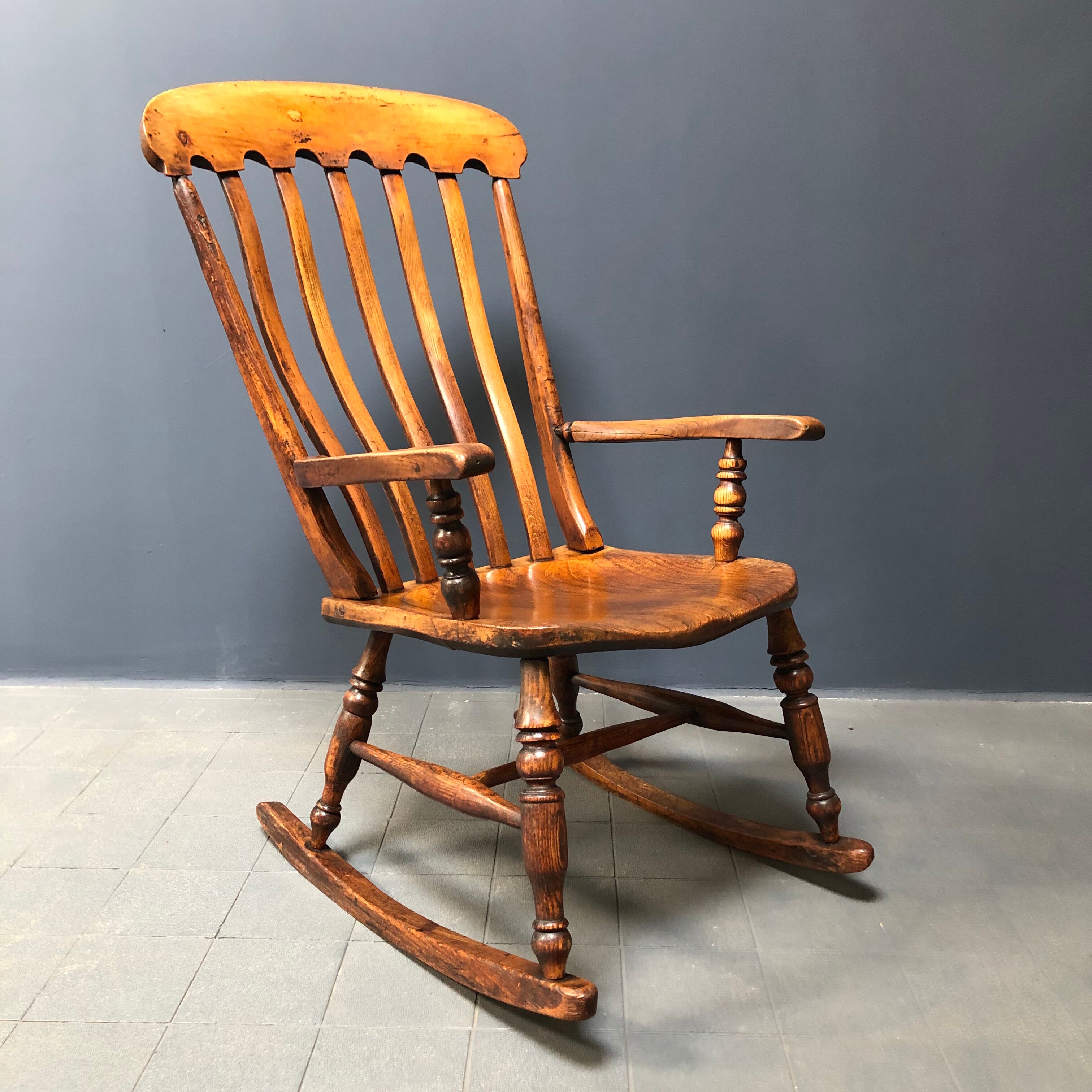 English Windsor rocking chair from the early 1900s