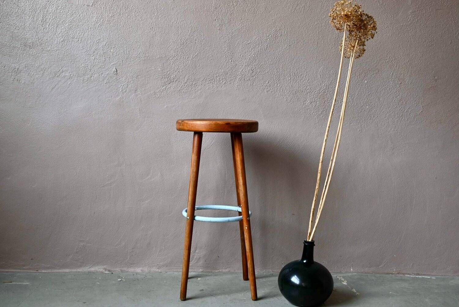 Vintage 60s bar stool in blue lacquered wood and metal.