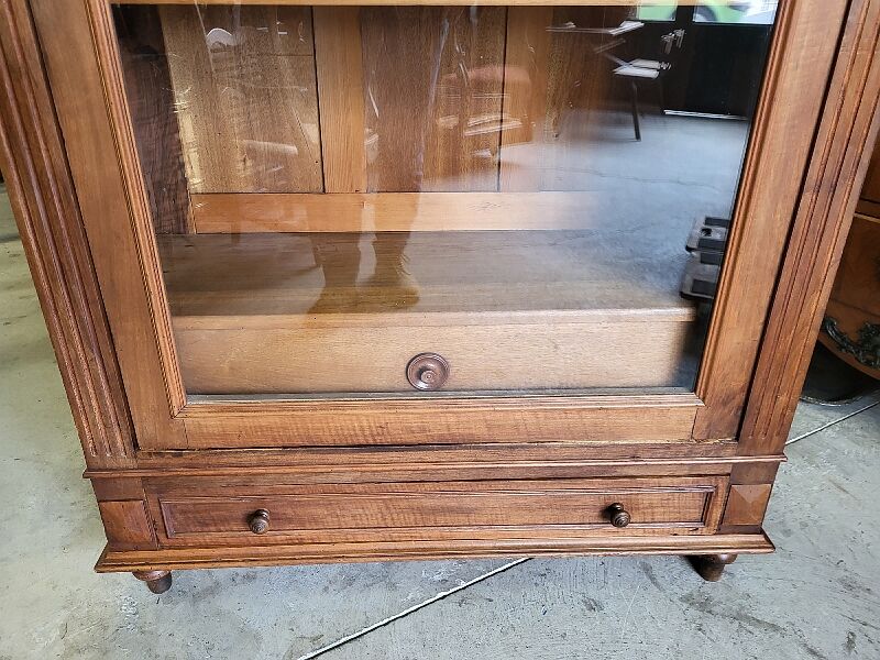 Showcase 1 walnut door of the nineteenth century